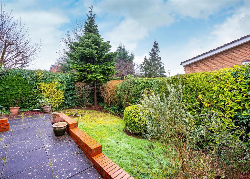 27 Tyrley Close-14.jpg