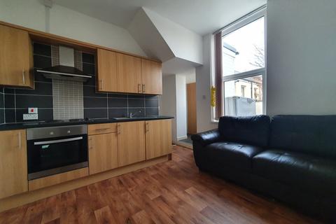 1 bedroom flat to rent, Clifton Street, Adamsdown, Cardiff, CF24