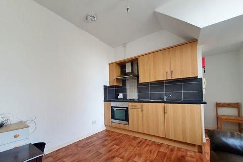 1 bedroom flat to rent, Clifton Street, Adamsdown, Cardiff, CF24
