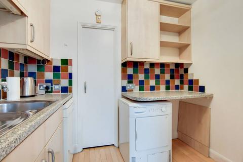 3 bedroom flat to rent, Sullivan Close, Battersea, London, SW11