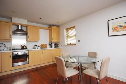 2 bedroom flat to rent, Barrington Court, Stockwell, London, SW4