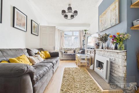 3 bedroom semi-detached house for sale, Parker Road, Hastings