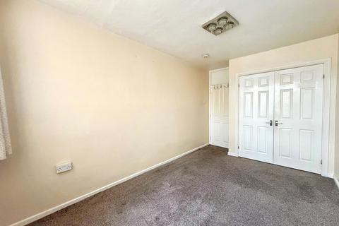 2 bedroom flat for sale, Baird Avenue, Southall, UB1 3LU