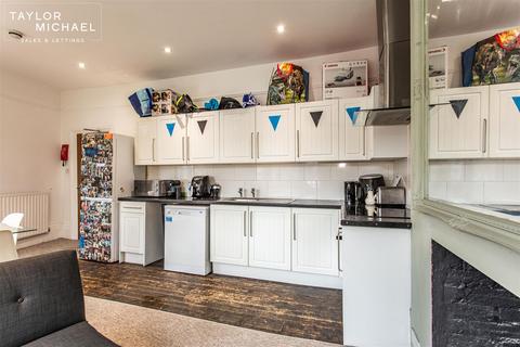 3 bedroom maisonette to rent, Argyle Road, Brighton