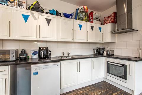 3 bedroom maisonette to rent, Argyle Road, Brighton