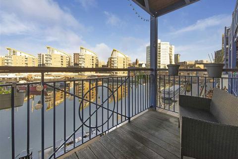 undefined, Victory Place, London E14