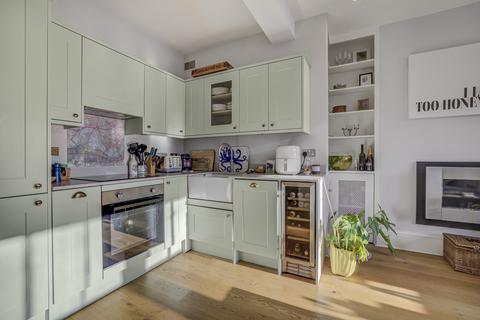 2 bedroom flat for sale, Vera Road, London, SW6