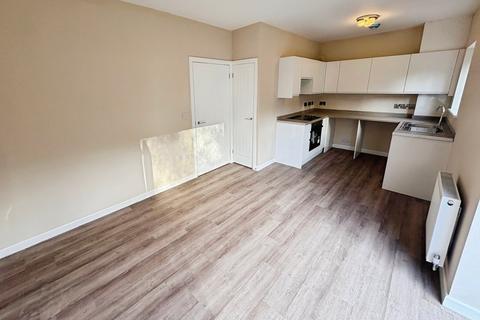 2 bedroom detached house to rent, Paddock Fields, Huddersfield HD4