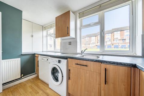 2 bedroom maisonette for sale, Amersham Hill, High Wycombe, Buckinghamshire