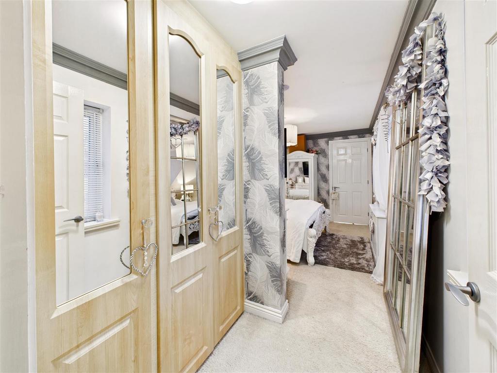Main Bedroom Suite