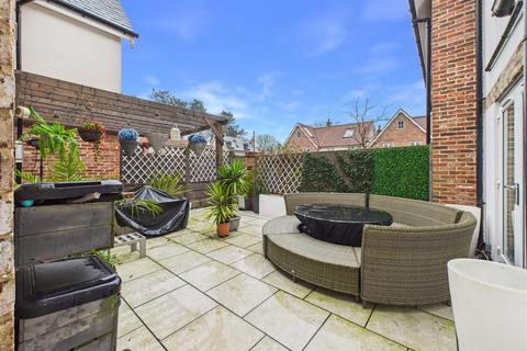 3 bedroom townhouse for sale, St Marys Walk, Swanland