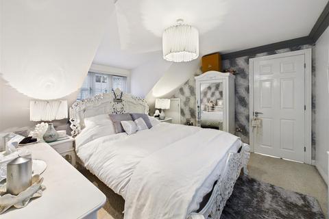 3 bedroom townhouse for sale, St Marys Walk, Swanland