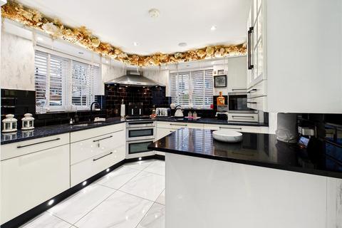 3 bedroom townhouse for sale, St Marys Walk, Swanland