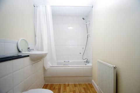 2 bedroom flat to rent, Edison Court, WD18, Watford, WD18