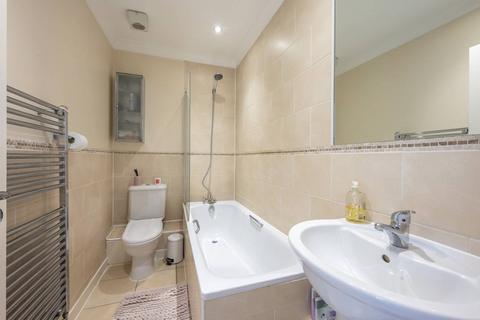 2 bedroom flat for sale, Merton Road, Wimbledon, London, SW19