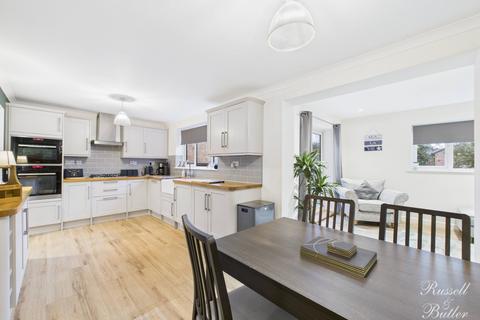 undefined, Kingfisher Road, Buckingham, Buckinghamshire, MK18