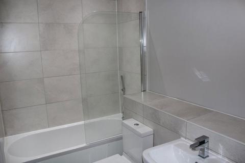 2 bedroom flat to rent, Silvester Street, Liverpool