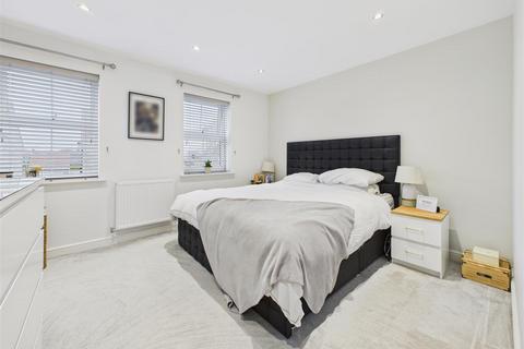 3 bedroom semi-detached house for sale, Paradise Drive, Woodmansey