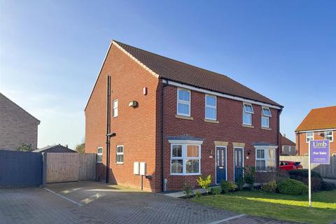 3 bedroom semi-detached house for sale, Paradise Drive, Woodmansey