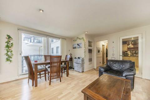 1 bedroom flat for sale, Smugglers Way, London SW18