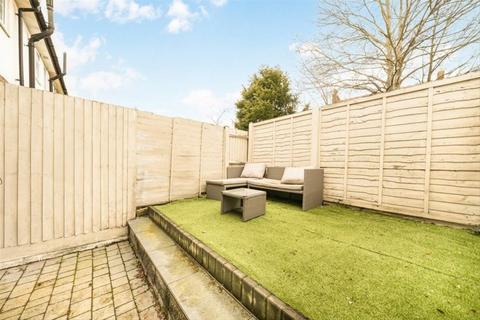 2 bedroom end of terrace house to rent, Derinton Road, London SW17