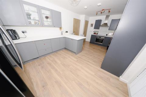 undefined, Lochtyview Way, Thornton