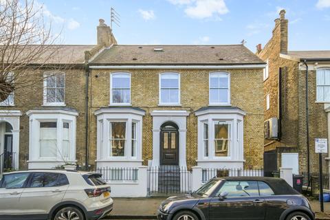 3 bedroom apartment for sale, Lower Clapton E5