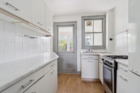 2 bedroom terraced house to rent, Rickmansworth Road, Pinner