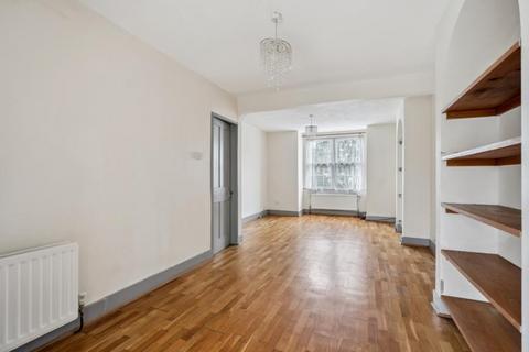2 bedroom terraced house to rent, Rickmansworth Road, Pinner