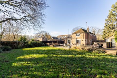 4 bedroom detached house for sale, Radford Road, Crawley RH10