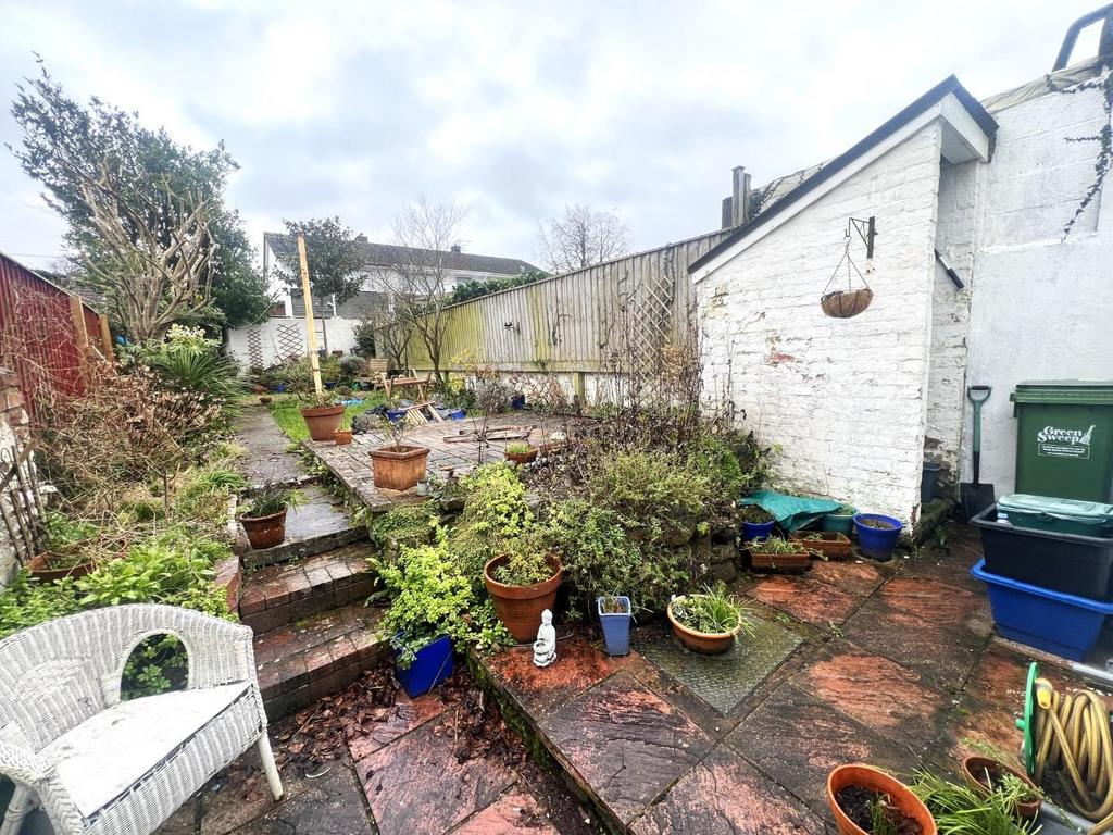 25 Priory Road
