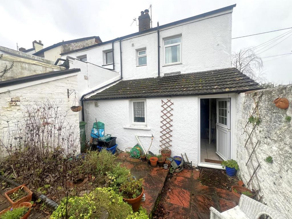 25 Priory Road