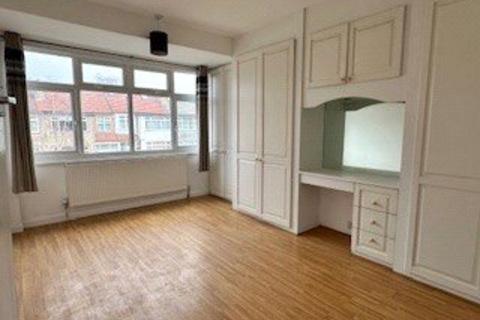 undefined, Hazelwood Avenue, Morden, SM4