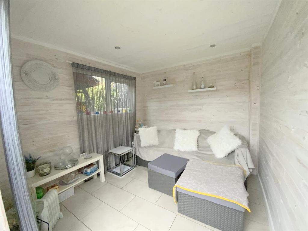 Resized IMG 9327..jpg