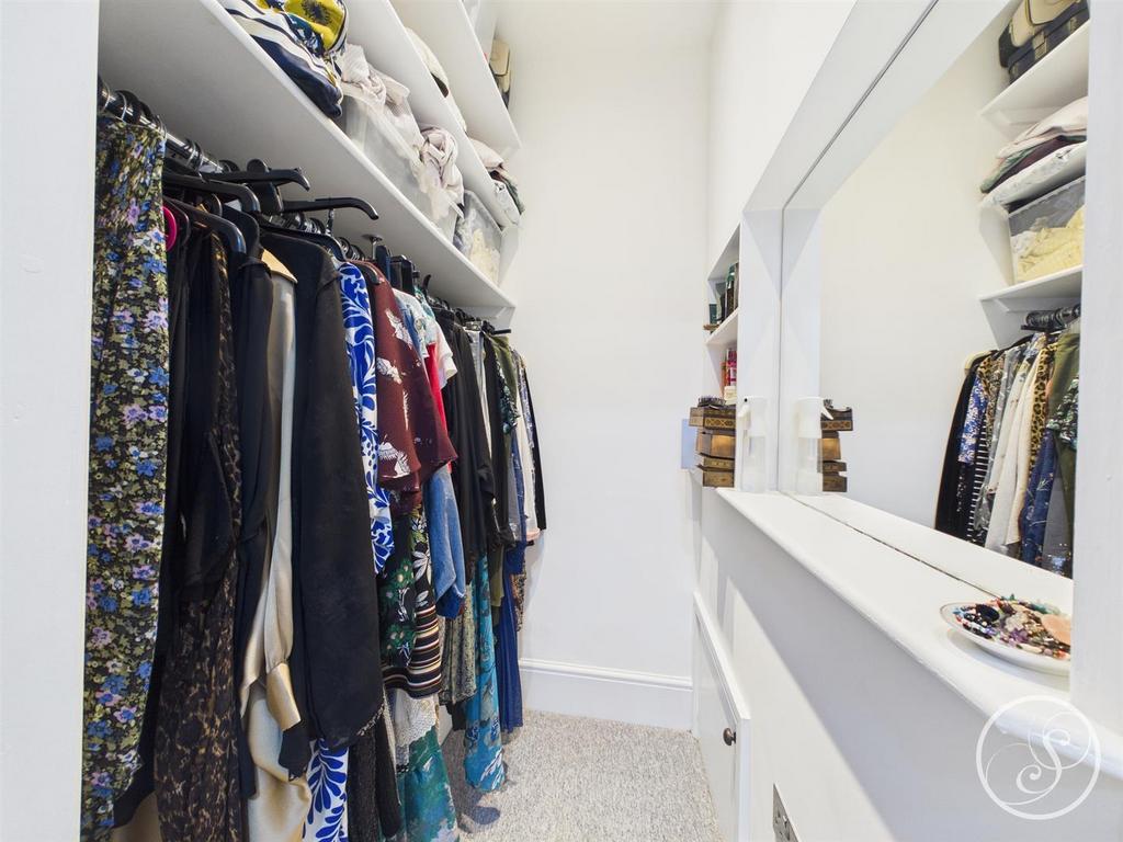 Walk in wardrobe