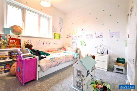 3 bedroom semi-detached house to rent, Clarke Avenue, Hove