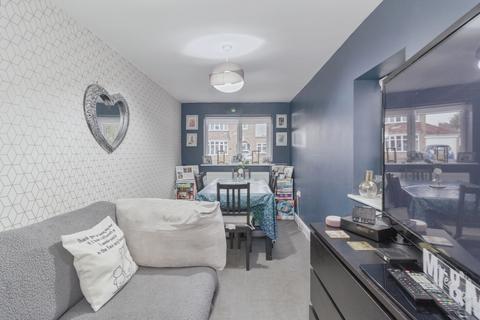 4 bedroom semi-detached house for sale, Stonehill Avenue, Leicester, LE4