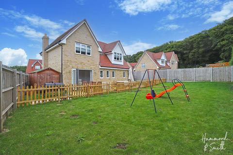 3 bedroom detached house for sale, Greenview Grove, Waltham Abbey EN9