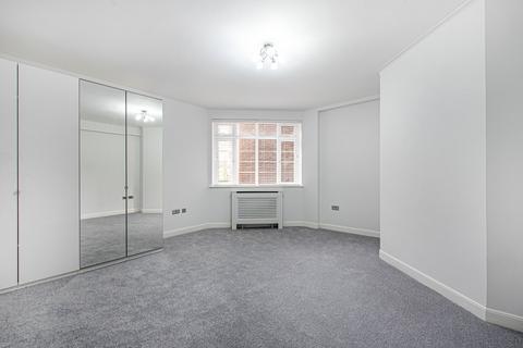 4 bedroom flat to rent, Adelaide Road, Belsize Park, London, NW3