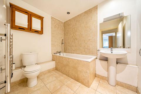 3 bedroom flat for sale, Sweden Gate, Baltic Quay, SE16