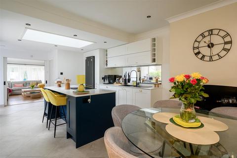 5 bedroom semi-detached house for sale, Hopgrove Lane North, Malton Rd, York