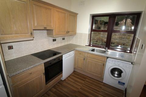 2 bedroom flat to rent, Woodleigh Hall Mews, Rawdon
