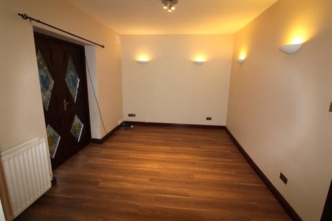 2 bedroom flat to rent, Woodleigh Hall Mews, Rawdon