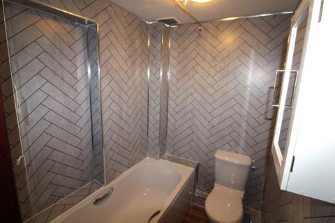 2 bedroom flat to rent, Woodleigh Hall Mews, Rawdon