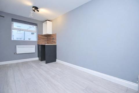 1 bedroom house of multiple occupation to rent, Ash Road, Aldershot GU12