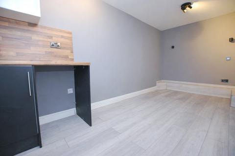 1 bedroom house of multiple occupation to rent, Ash Road, Aldershot GU12