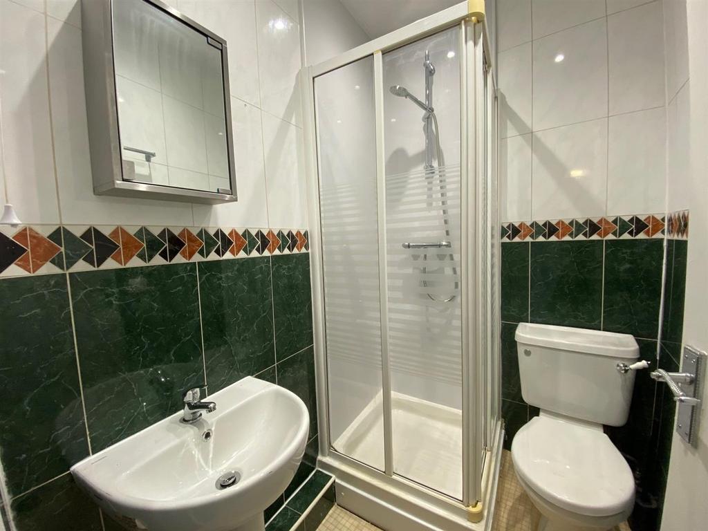 SHOWER ROOM.jpg