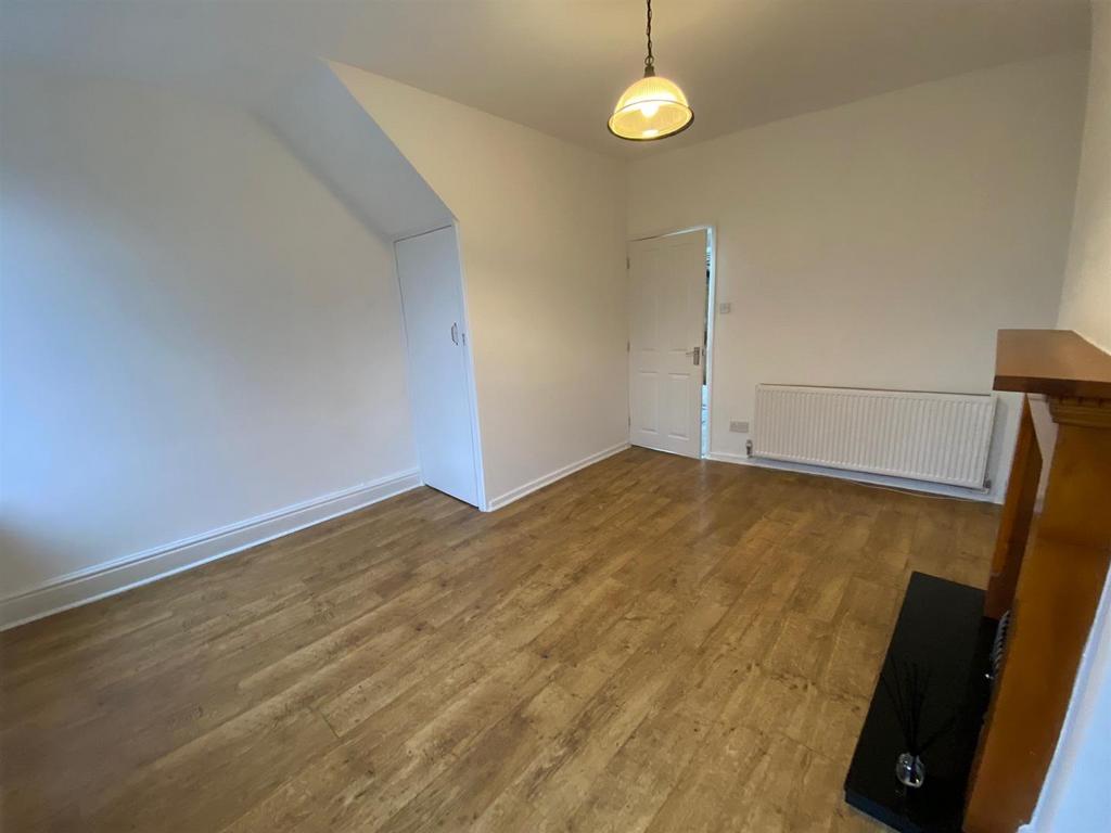 LOUNGE 2.jpg
