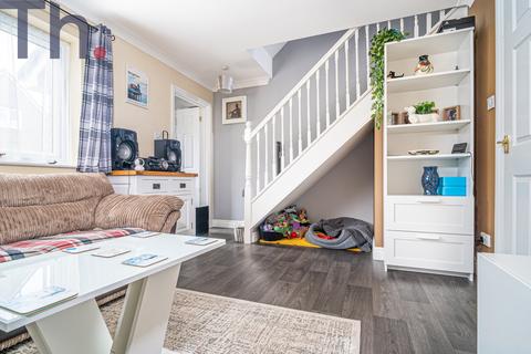 2 bedroom semi-detached house for sale, East Cowes PO32
