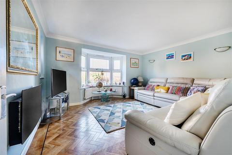 4 bedroom detached house for sale, Melford Drive, Maidstone